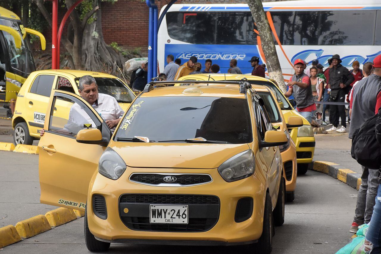 El Gremio de taxistas está a la espera de que se apruebe el decreto en el que se incrementa el valor de la tarifa de este servicio.