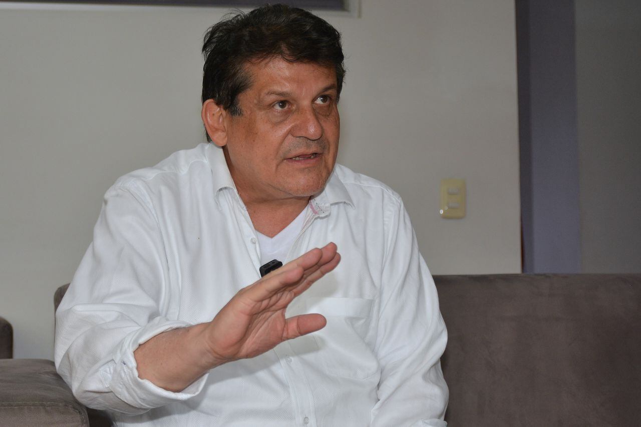 Víctor Libardo Ramírez, candidato a la gobernación del del Cauca. 10 de octubre de 2023. Foto Jorge Orozco / El País.