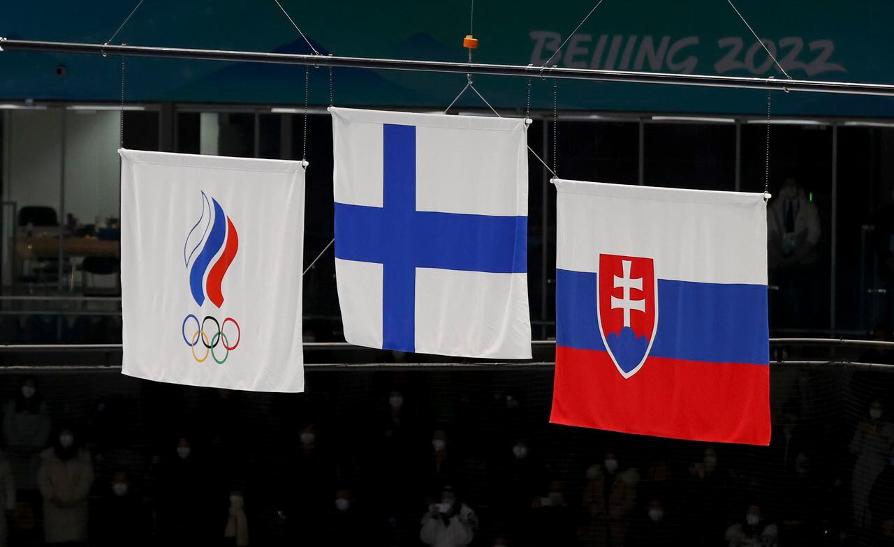 Rusia ocupando el podio en los Juegos Olímpicos de Invierno de Beijing 2022