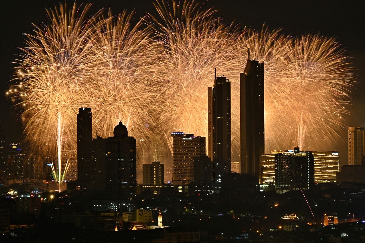 Tailandia se ha destacado por los shows de fuegos artificiales que hacen en sus celebraciones.