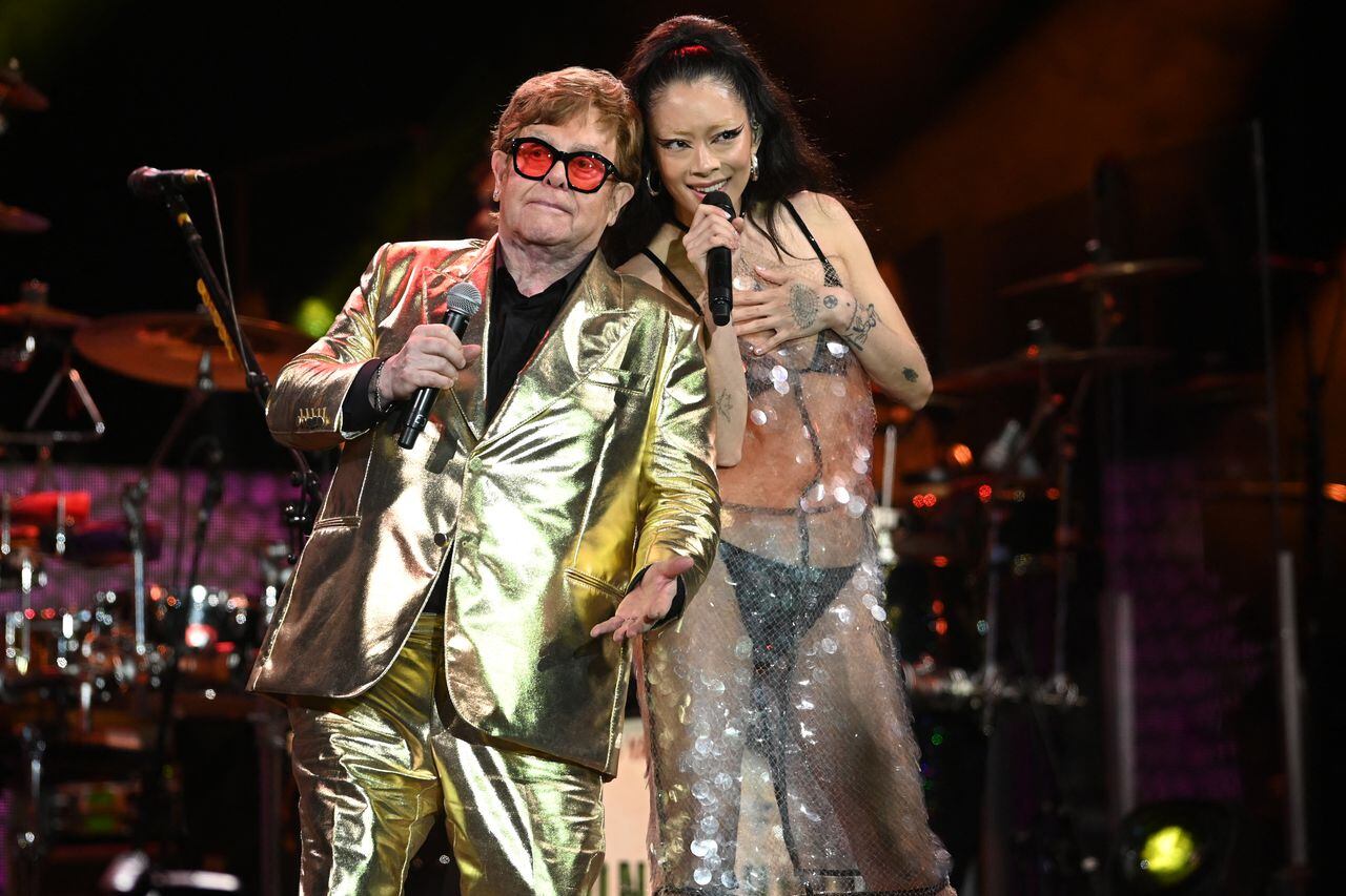 Elton John cierra el legendario Glastonbury de Gran Bretaña Festival el domingo en lo que se ha anunciado como su última actuación en el Reino Unido.