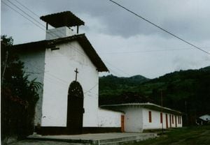 Así lucía la capilla de Santa Barbara, en Tiribití, Antioquia.