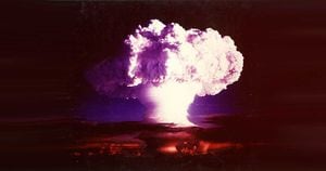 Explosión de la bomba termonuclear Ivy Mike el 1 de noviembre de 1952. Esta fue la primera bomba de hidrógeno o termonuclear. Estas bombas son más poderosas que las bombas nucleares de Hiroshima y Nagasaki. (Foto: United States Department of Energy)