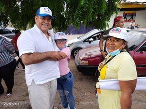 Las personas en Maicao se han visto cercanas al hombre que se lanzó a la Alcaldía de este municipio guajiro.