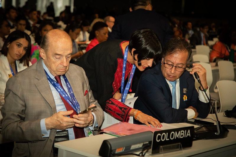 El presidente Gustavo Petro y el canciller Álvaro Leyva en la COP28.