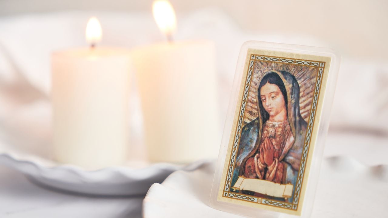 Cada paso del rosario de la Virgen de Guadalupe es entendido como una expresión de fe, lo que establece un vínculo espiritual significativo.