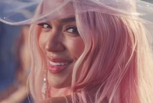 Karol G en el videoclip de 'Mi ex tenía razón'.