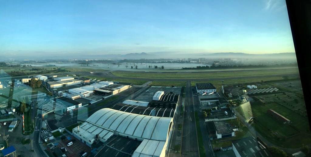 Vista desde la torre de control del Aeropuerto Internacional El Dorado.