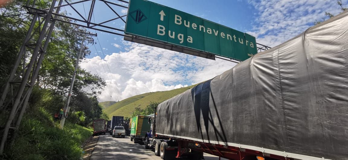 Afectaciones económicas por bloqueos en vía a Buenaventura generan más de $5.000 millones de pérdidas. Foto: José Luis Guzmán/El País