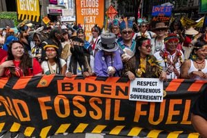 Protesta el 17 de septiembre de 2023 en la ciudad de Nueva York en contra de los combustibles fósiles.
