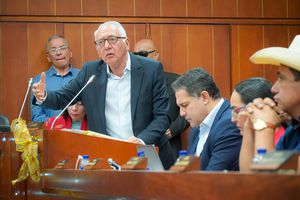El ministro de Salud, Guillermo Alfonso Jaramillo, hizo los fuertes señalamientos ante la Comisión Séptima del Senado.