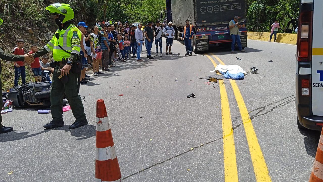 Una joven de 20 años, estudiante de la UIS, fue víctima de un accidente de tránsito en la vía San Gil - Bogotá.