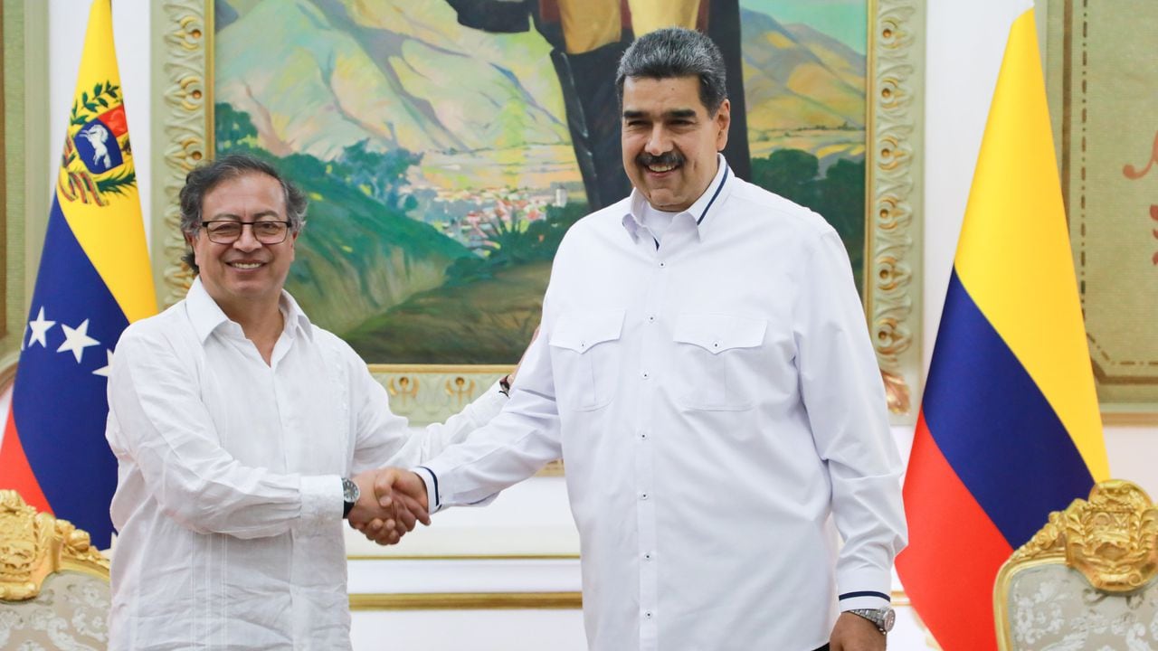 Los presidentes Gustavo Petro y Nicolás Maduro.