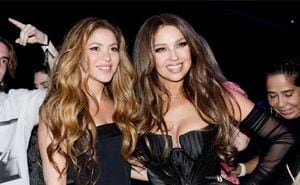 Shakira y Thalía acudieron a la gala de Billboard Mujeres Latinas en la Música, evento en el que convivieron, fueron reconocidas e incluso las retrataron juntas. Foto: Instagram Shakira