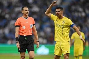 Cristiano Ronaldo discutió las decisiones de Roldán en el reciente clásico entre Al-Nassr y Al-Hilal