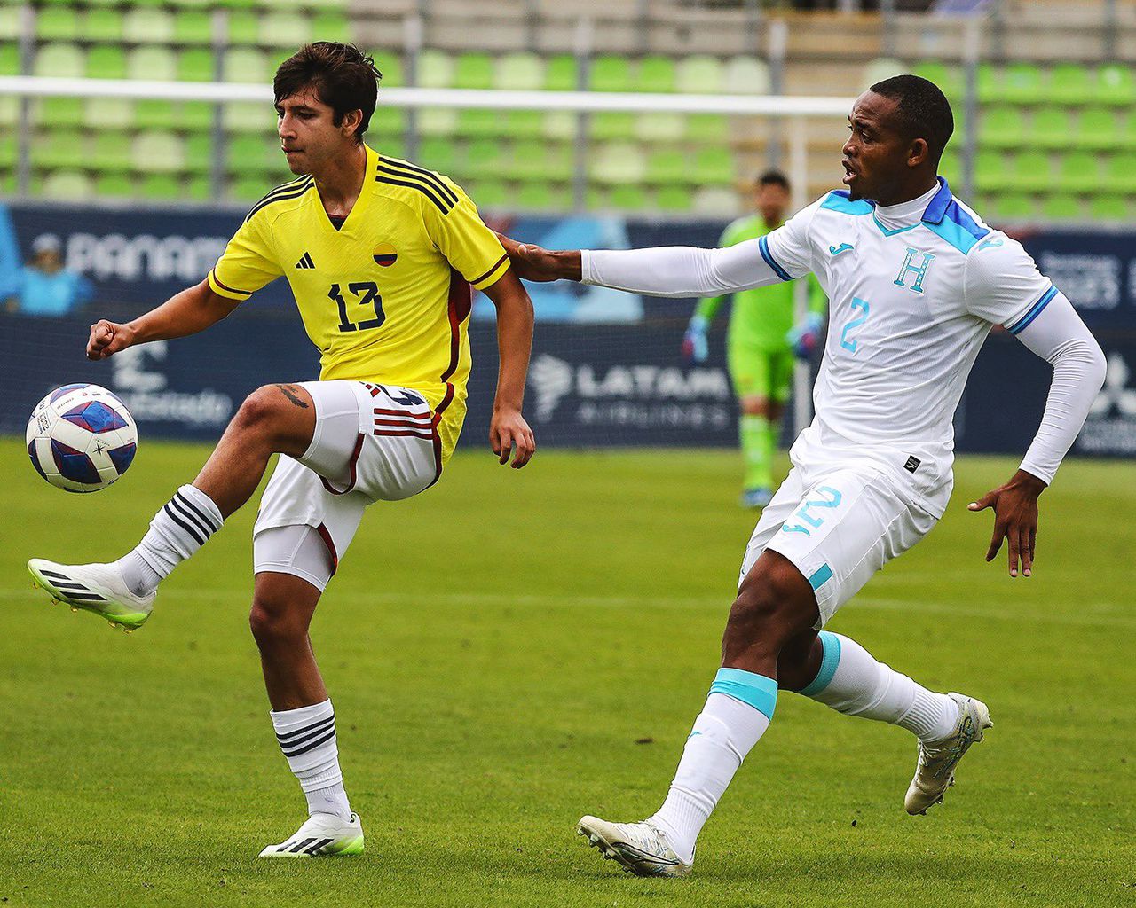Imagen del partido entre Colombia y Honduras por la fecha 1 del grupo B de los Juegos Panamericanos de Santiago 2023.