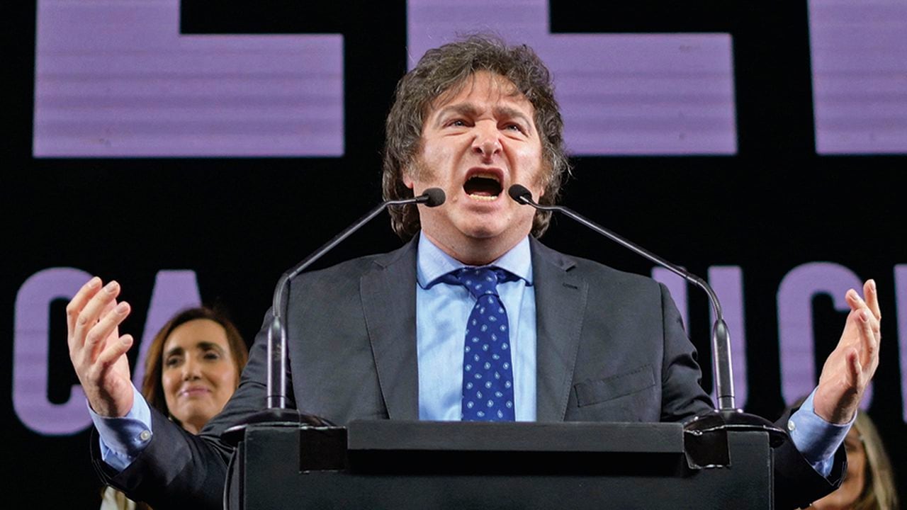 Javier Milei, de 52 años, se ha caracterizado por sus furiosos discursos contra la izquierda argentina y sus polémicas propuestas.