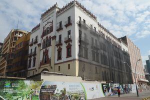 Cali: Obras del edificio Coltabacos en el bulevar del río. Foto José L Guzmán Junio 2-23. El País