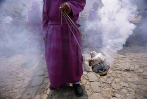 Explorar el simbolismo del morado durante la Semana Santa revela una rica tradición arraigada en la fe cristiana.