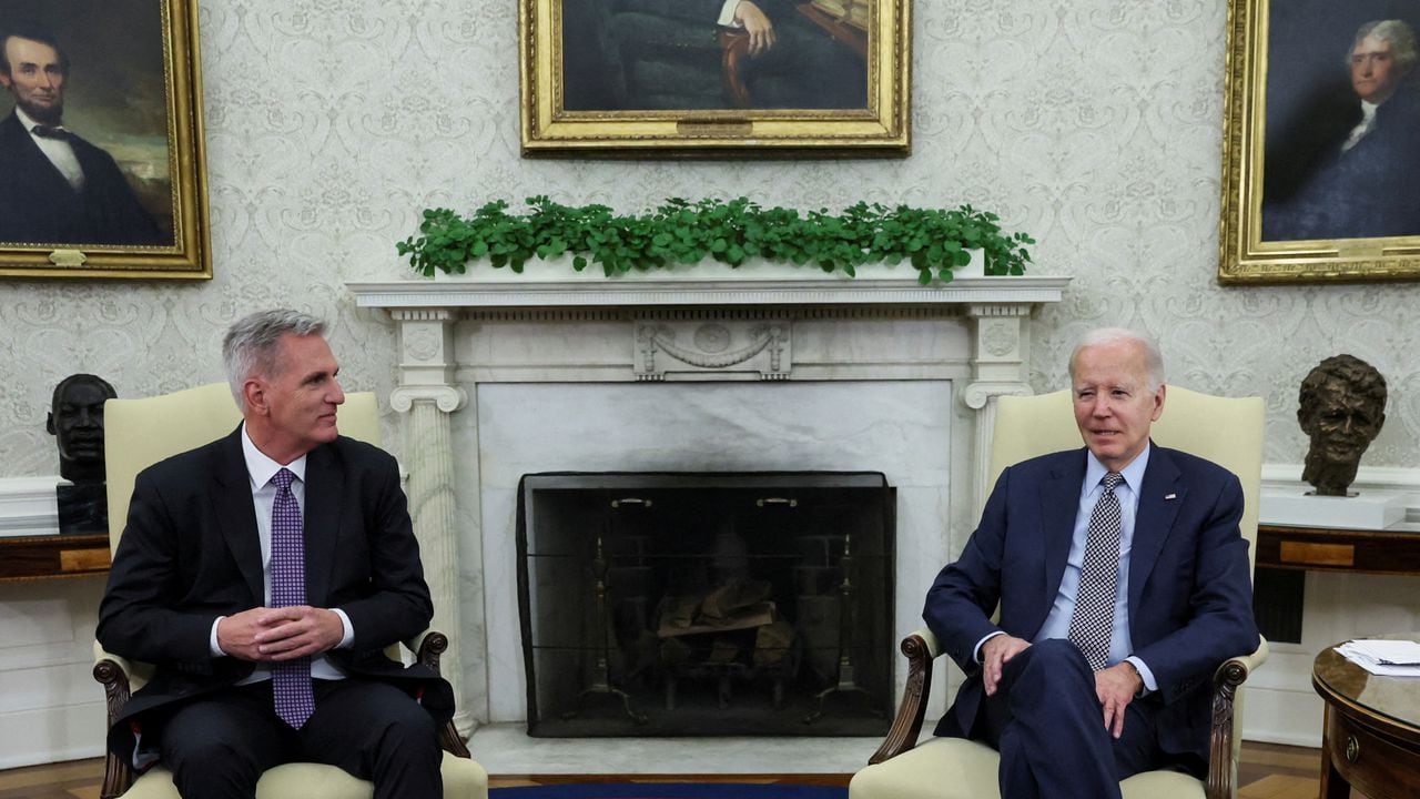 Joe Biden, organiza conversaciones sobre el límite de la deuda con el presidente de la Cámara de Representantes de EE. UU., Kevin McCarthy