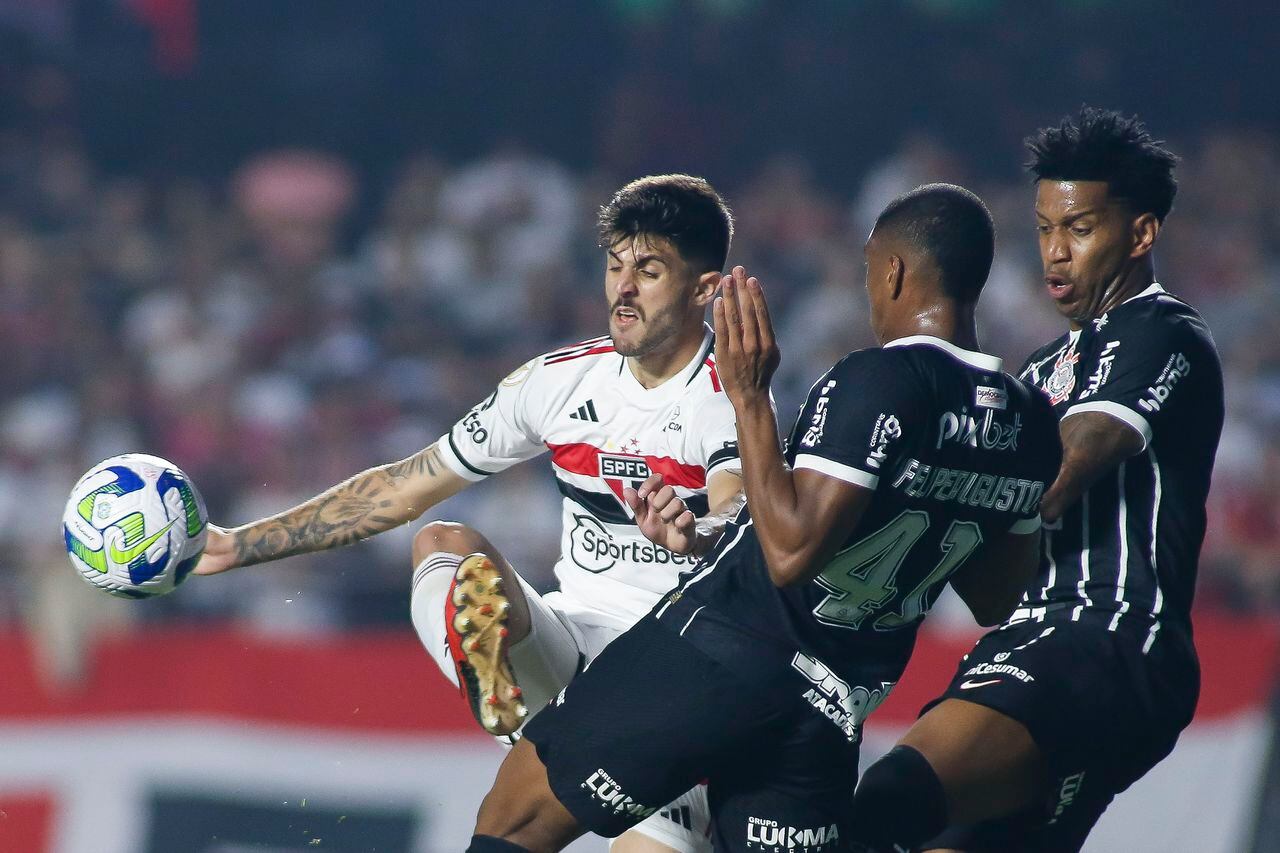Imagen del clásico entre Sao Pablo y Corinthians por el Brasileirao 2023.