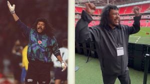 Higuita, antes (1995) y ahora (2024) en el mítico estadio de Wembley.