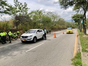 Verificación del cumplimiento de las normas de tránsito en Bucaramanga.