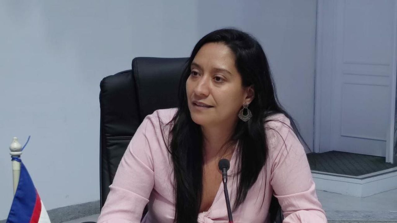Ana Erazo, concejal de Cali, fue amenazada mientras hacía su trabajo.