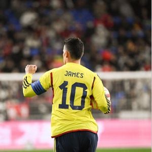 James celebrando un gol con la Selección Colombia