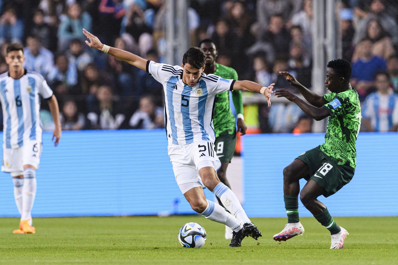 Jugada del partido por los octavos de final entre Argentina y Nigeria.
