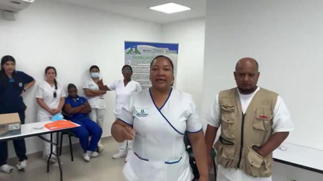 Los trabajadores del hospital Mario Correa Rengifo han protestado por la falta de pago.