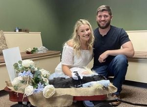 Cat y Jimmy celebraron su boda en una veterinaria