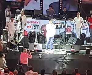 Imagen del video que muestra al exgobernador Juan Carlos Abadía interviniendo en un acto político el pasado sábado, en el que había publicidad alusiva a los candidatos Roberto Ortiz y Dilian F. Toro.