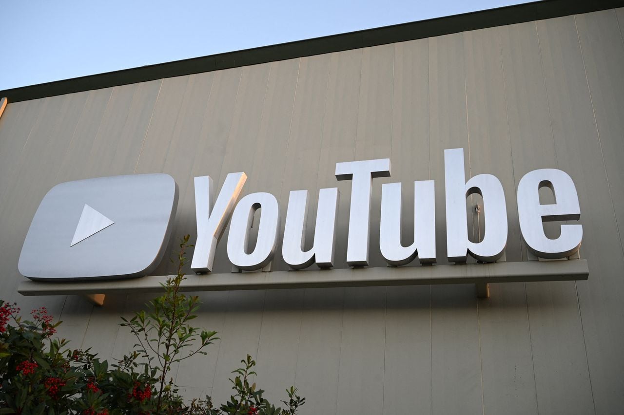 La red social YouTube le paga a sus creadores de contenido mensualmente de acuerdo al número de suscriptores y de vistas.