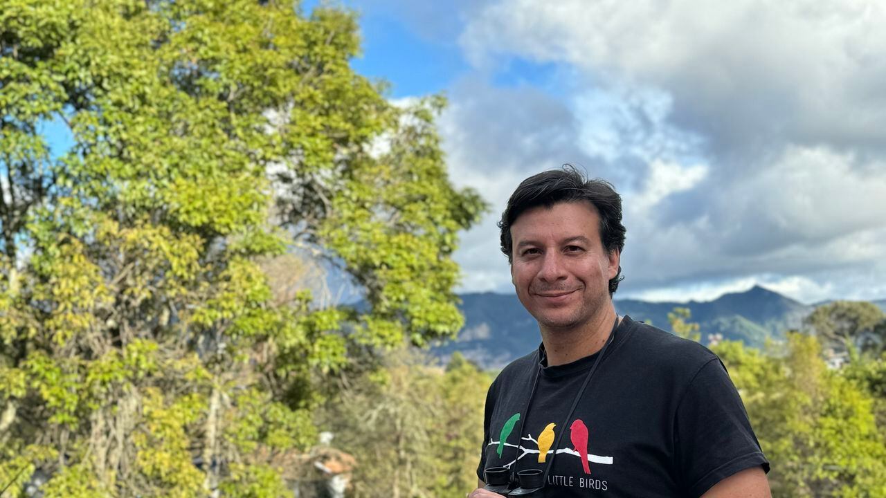 Javier Cajiao es biólogo de la Universidad de los Andes, también con una maestría en biodiversidad. Otro de sus libros es ‘Planeta Tierra, planeta vida’.