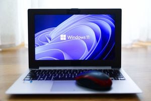 Reiniciar sin problemas: Cómo activar el reinicio de emergencia en su PC con Windows 11.
