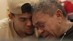 Luis Díaz rompió en llanto al ver a su papá luego de los días que pasó secuestrado.