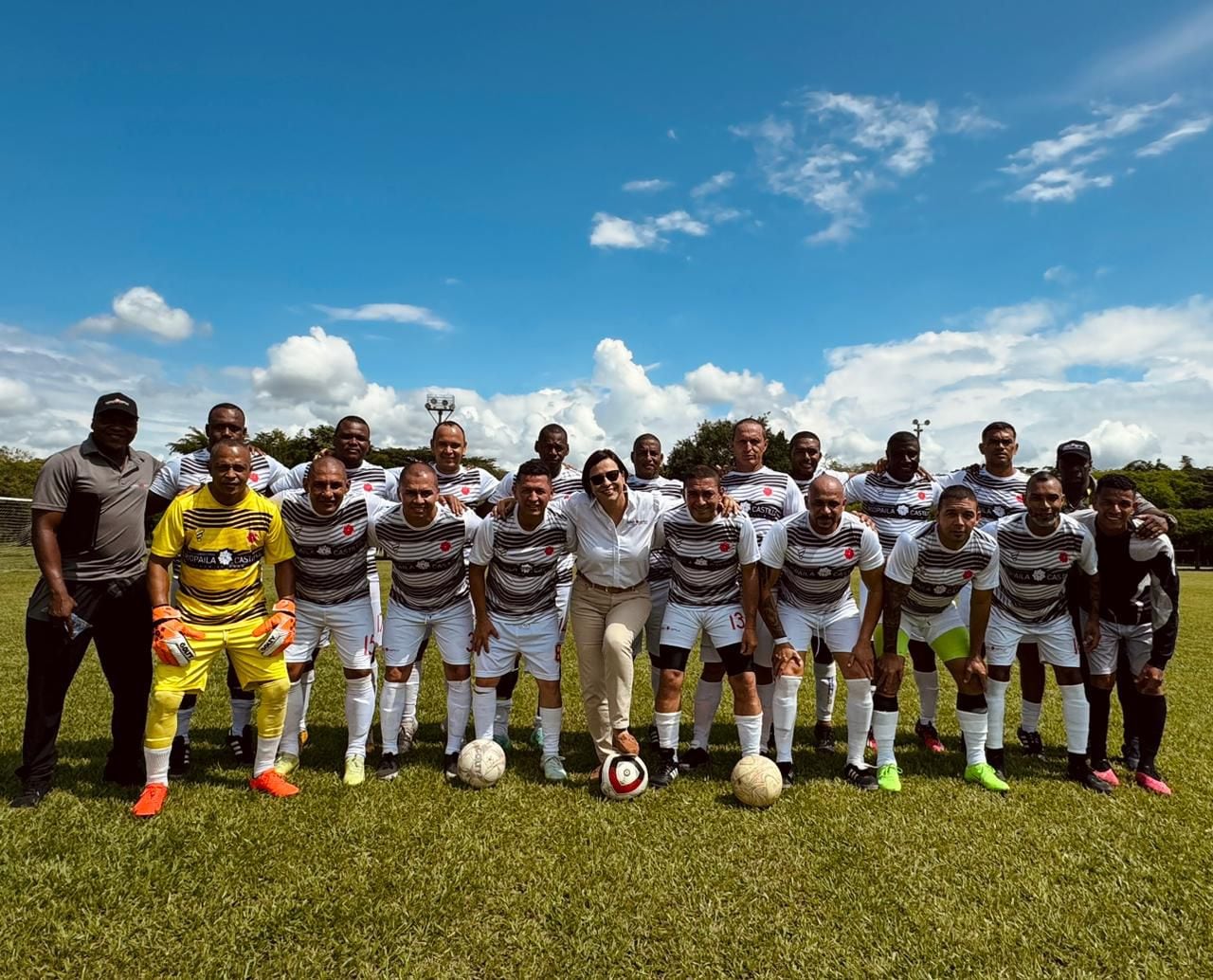 Entre las actividades destacadas también estuvieron los partidos de fútbol realizados por los miembros de la comunidad.