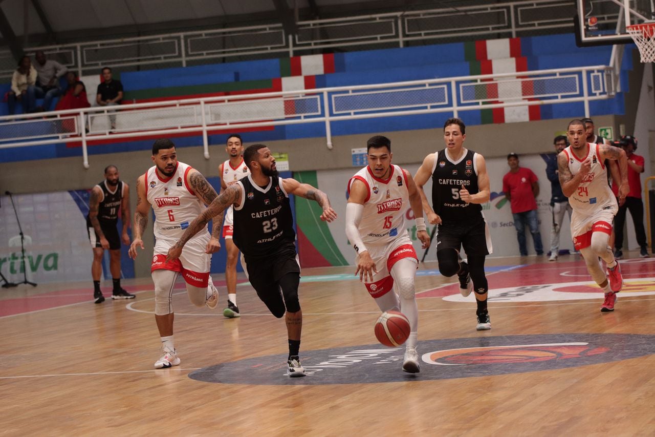 Imagen de la final de la Liga Profesional de Baloncesto entre Titanes de Barranquilla y Cafeteros de Armenia