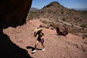 Una de las zonas turisticas en el desiertto de en Phoenix, Arizona, oen Estados Unidos, hoy es poco transitada por la intensa ola de calor. /Foto:  Patrick T. Fallon / AFP)