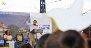 El presidente de la República, Juan Manuel Santos, anunció nuevas obras públicas en Mompox (Bolívar), y pidió el voto por el sí al plebiscito por la paz.  