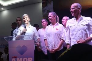 Dilian Francisca Toro celebra su elección como gobernadora del Valle