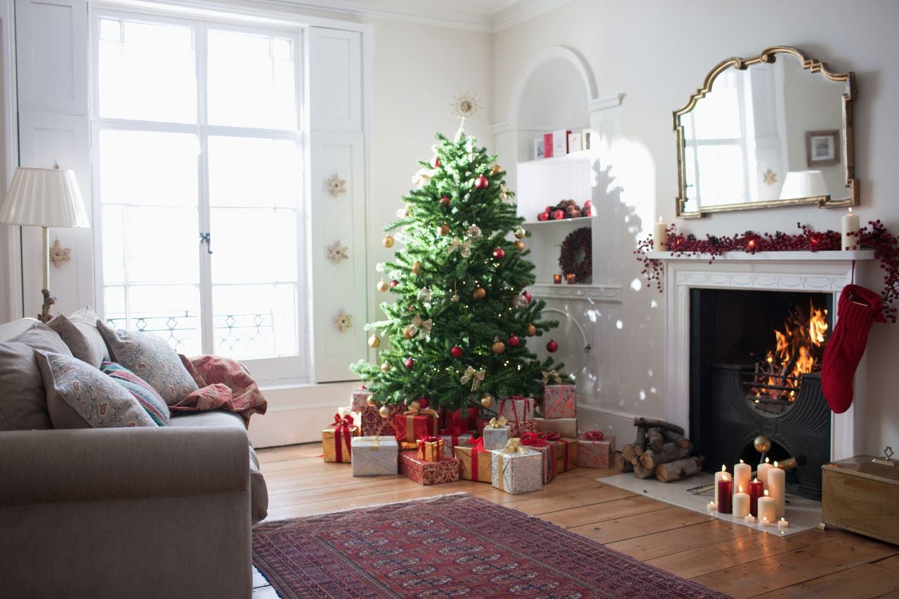 Descubra el arte de la decoración navideña: Inspírese con nuestras propuestas para embellecer sus ventanas con elegancia y estilo.