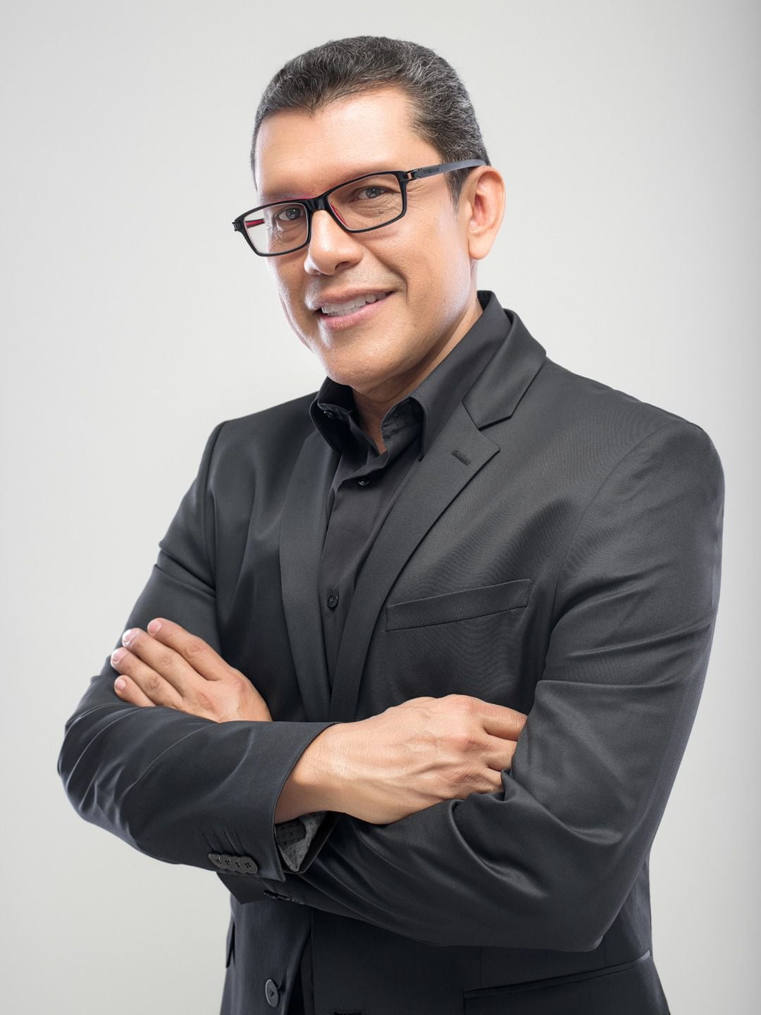 Harold Fernando López Reina es comunicador social-periodista de la Universidad Autónoma de Occidente. Especialista en Comunicación Organizacional, máster
 training en Neuromarketing.
