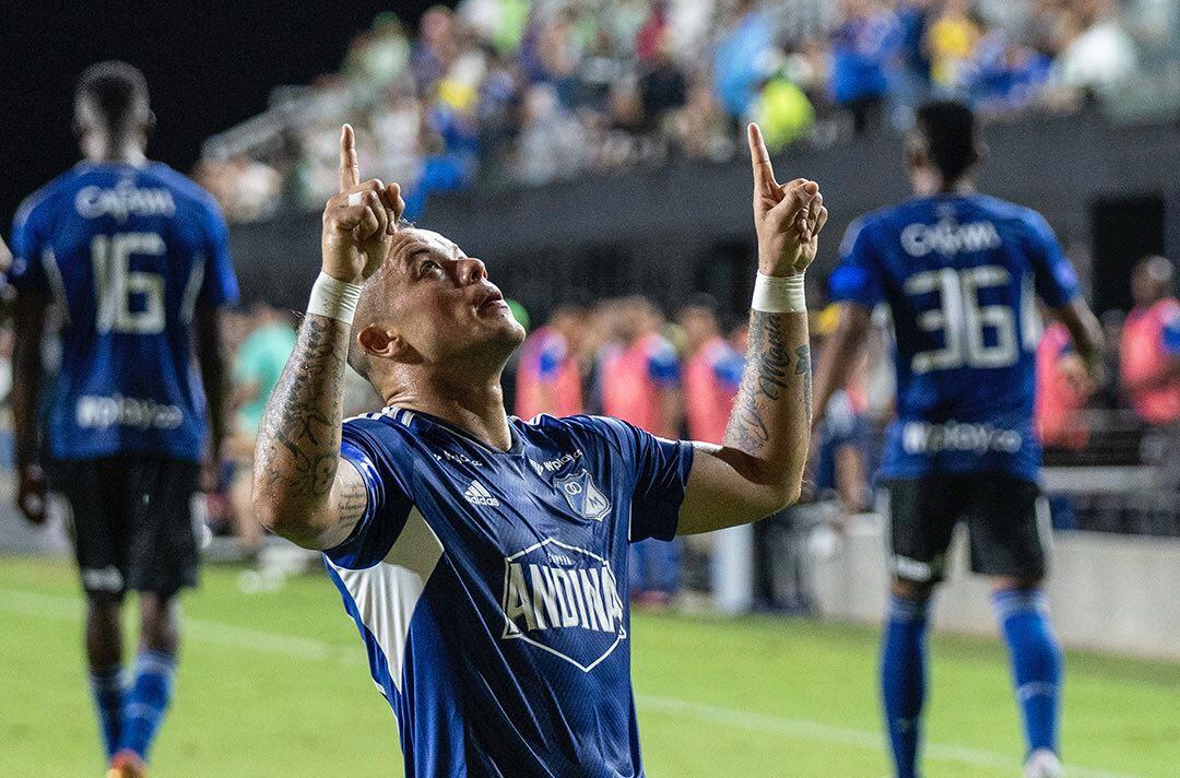 Leonardo Castro marcó el gol de la victoria azul frente a Nacional, en amistoso.