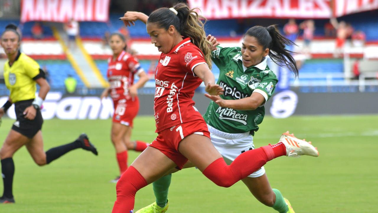 Imagen del juego entre América y Deportivo Cali, por la fecha 13 de la Liga Femenina. Foto: Raúl Palacios - Jorge Orozco / El País