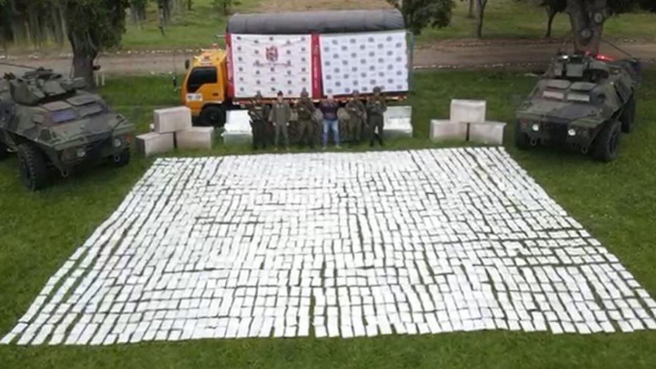 Un megalaboratorio para procesar cocaína desmantelado y la incautación de tonelada y media de marihuana dejan operaciones militares en el norte del Cauca
