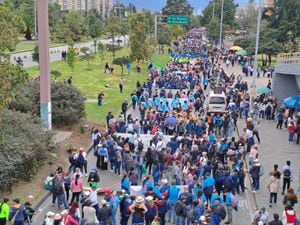 Avanzan las manifestaciones de Fecode en Bogotá.