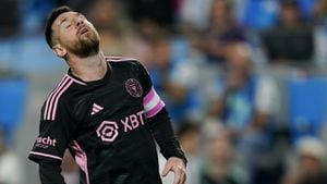 Lionel Messi se lamenta tras una ocasión perdida frente a Charlotte