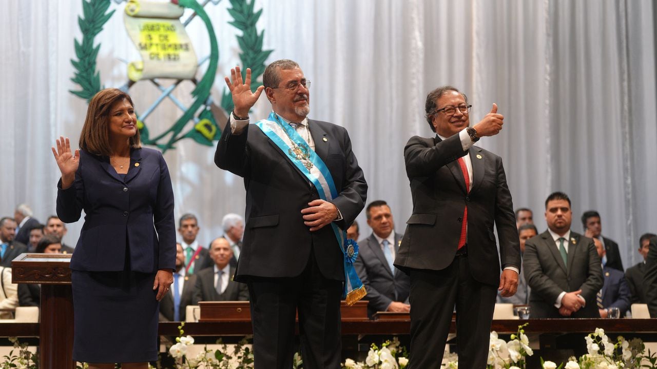 Karin Herrara (vicepresidenta de Guatemala), Bernardo Arévalo (presidente de Guatemala) y Gustavo Petro (presidente de Colombia).